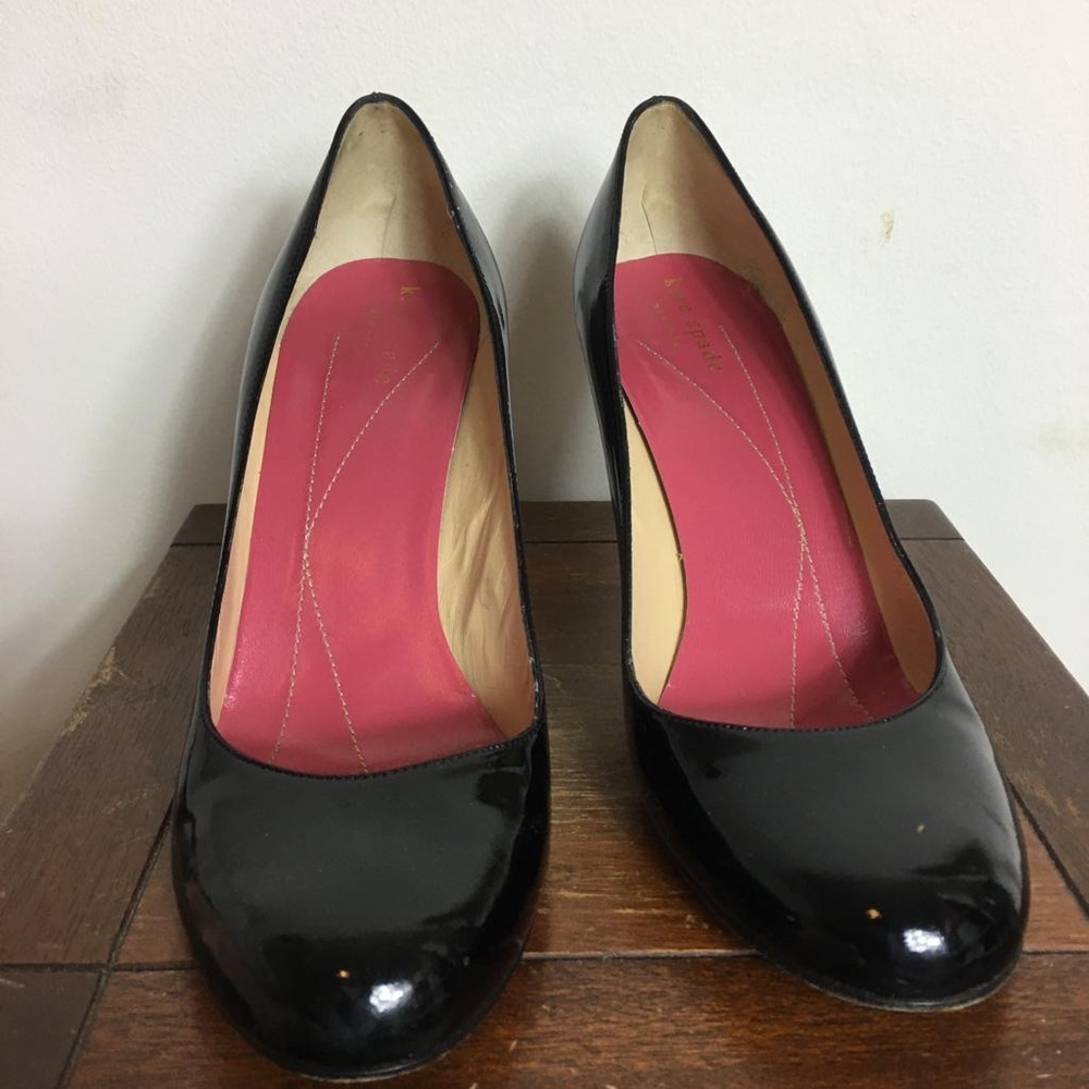 Kate Spade mid heel patent Leather shoes
